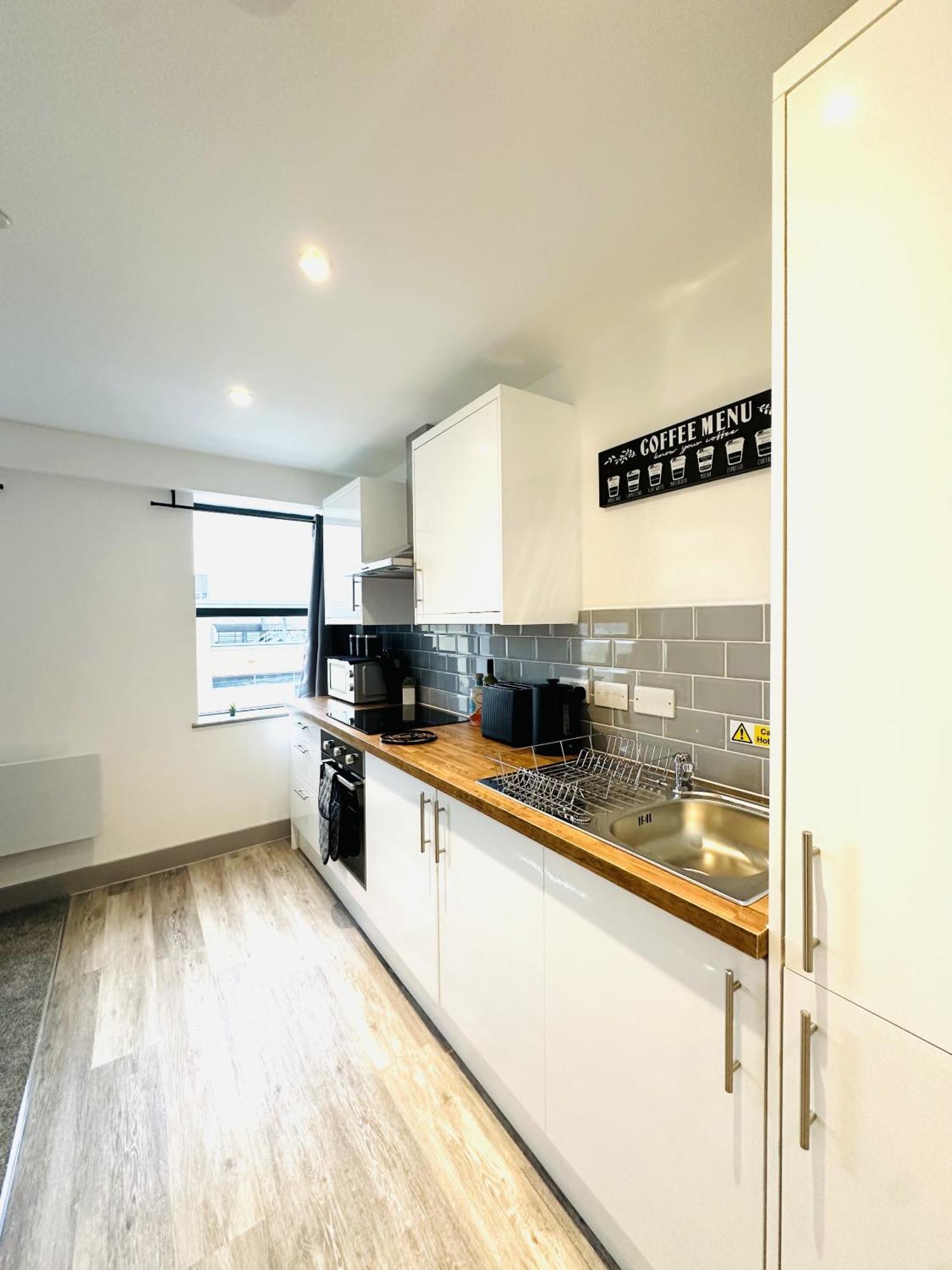 301 Grosvenor House Apartment เวคฟิลด์ ภายนอก รูปภาพ