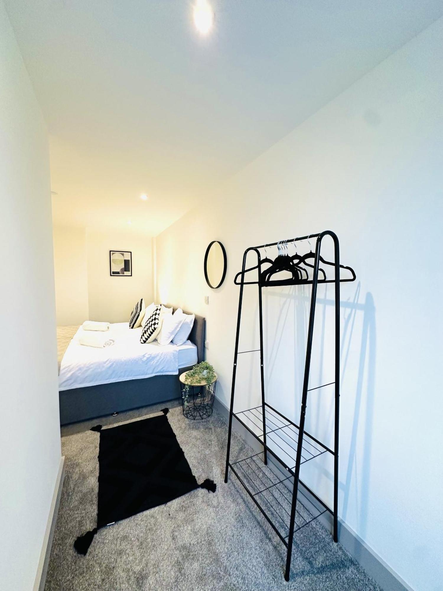 301 Grosvenor House Apartment เวคฟิลด์ ภายนอก รูปภาพ
