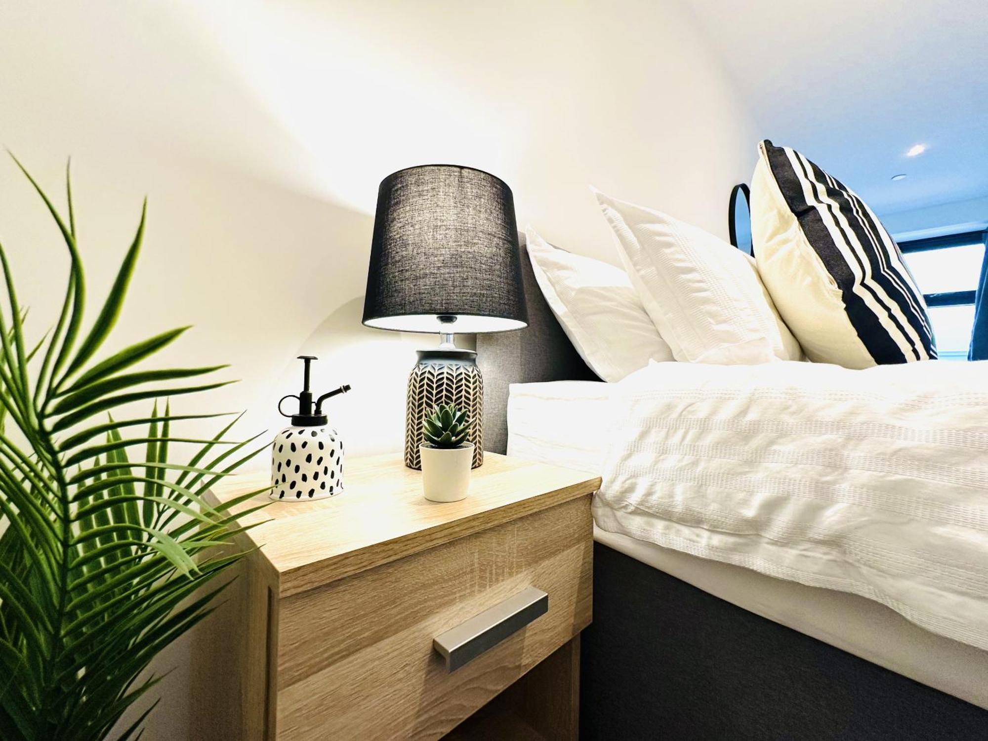 301 Grosvenor House Apartment เวคฟิลด์ ภายนอก รูปภาพ